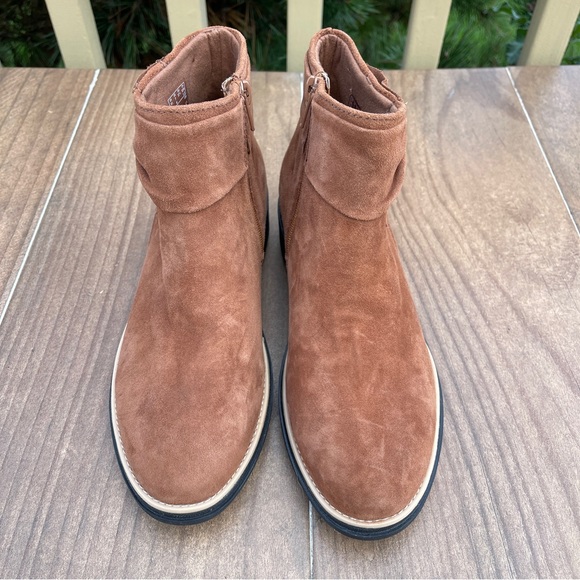 Clarks Sharon Salon Women Wedge Heel Ankle Booties Dark Tan Suede 7M - Picture 4 of 9